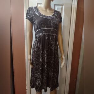 Merona woman's size small dress floral knee length